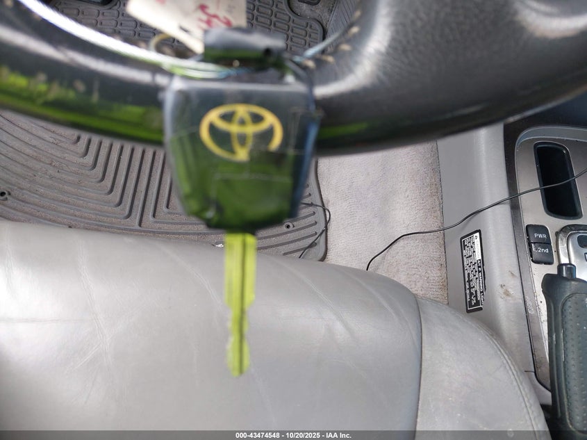 2005 Toyota Land Cruiser V8 VIN: JTEHT05J552070760 Lot: 43474548