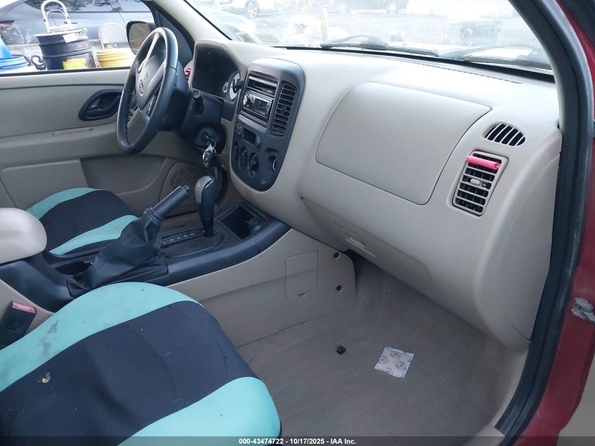 1FMYU02ZX5KD86341 2005 FORD ESCAPE photo no. 5
