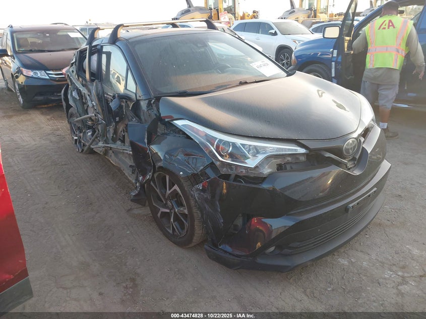 TOYOTA C-HR XLE PREMIUM