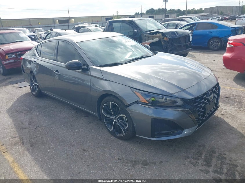 NISSAN ALTIMA SR FWD