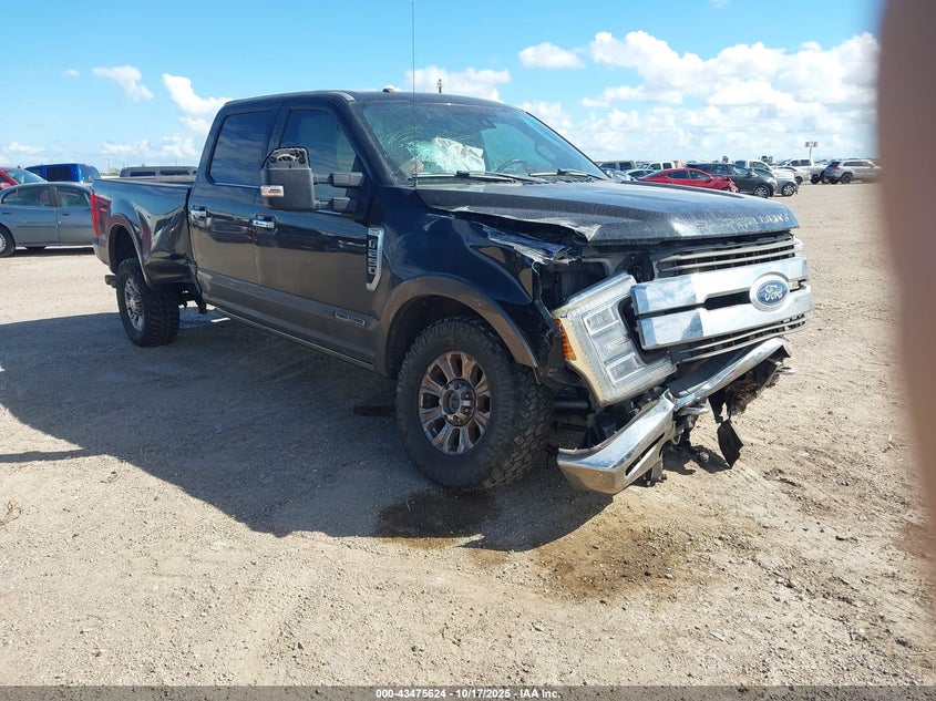 FORD F-250 KING RANCH