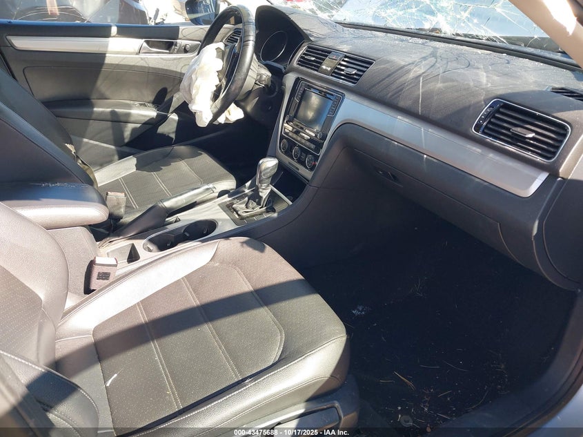 2019 VOLKSWAGEN PASSAT 2.0T WOLFSBURG EDITION 1VWLA7A32KC013648