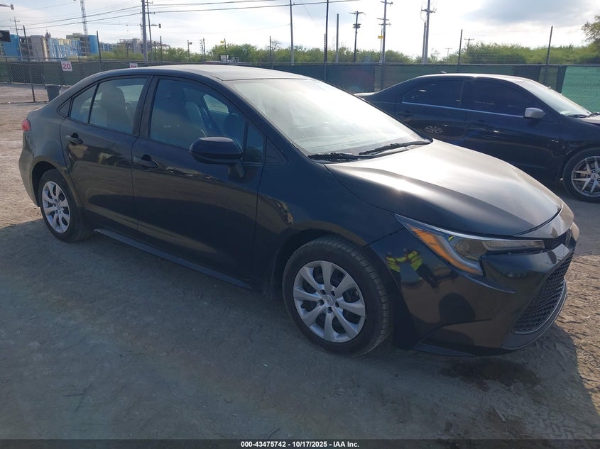 5YFEPMAE1NP321920 2022 Toyota Corolla Le auction photo 1