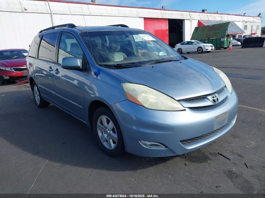 TOYOTA SIENNA XLE