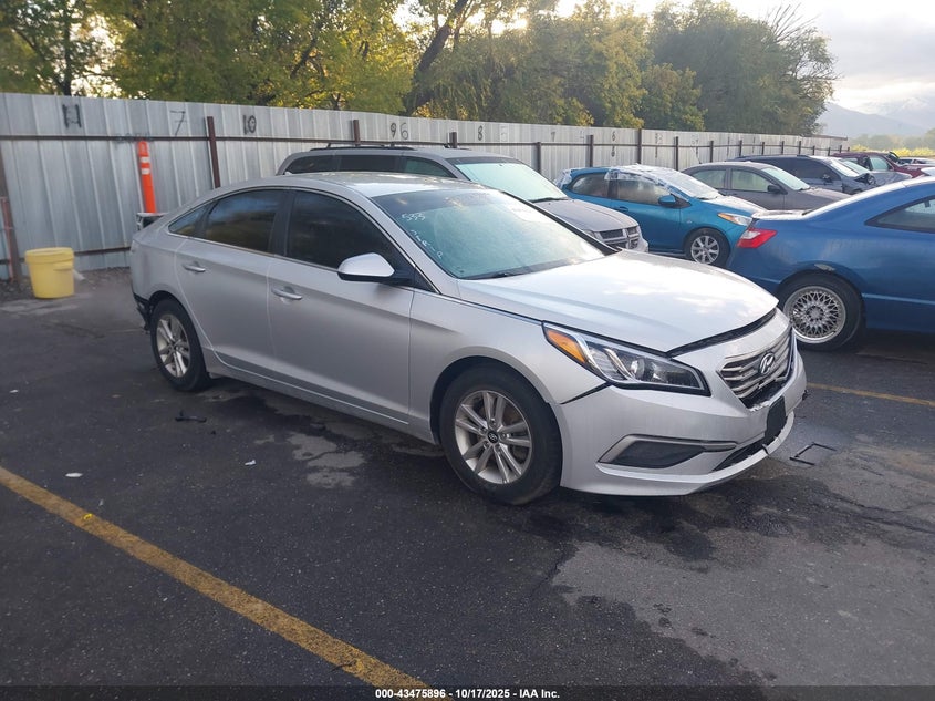 2017 HYUNDAI SONATA SE - 5NPE24AF1HH556407