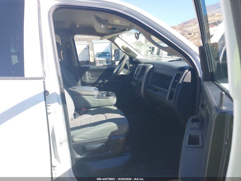 3C63RRGL6HG757653 2017 RAM 3500 photo no. 5