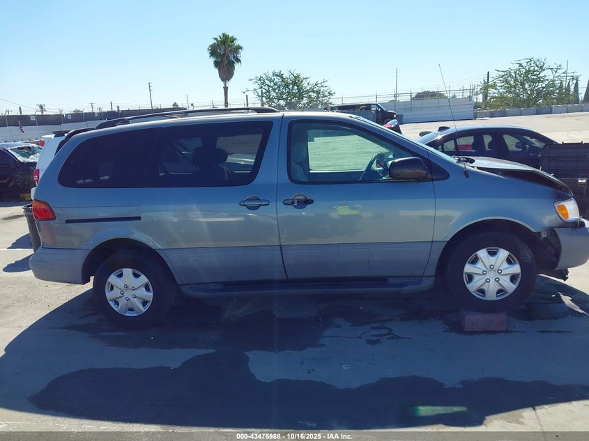 1998 Toyota Sienna Le VIN: 4T3ZF13C9WU021130 Lot: 43475988