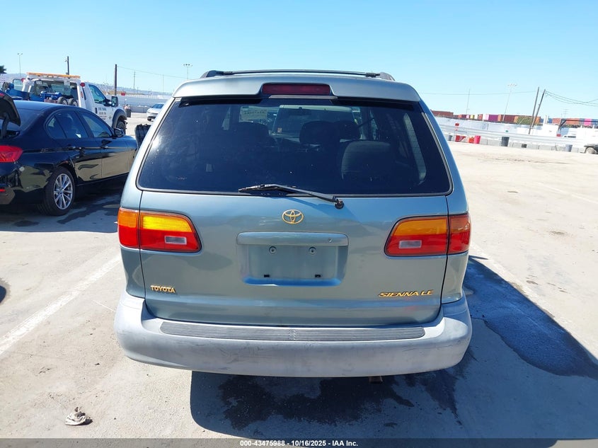 1998 Toyota Sienna Le VIN: 4T3ZF13C9WU021130 Lot: 43475988