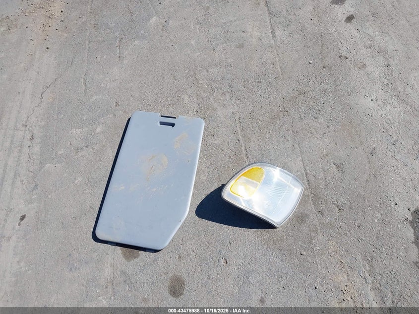 1998 Toyota Sienna Le VIN: 4T3ZF13C9WU021130 Lot: 43475988