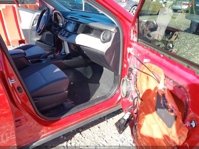 2015 TOYOTA RAV4 LE 2T3ZFREV3FW175426