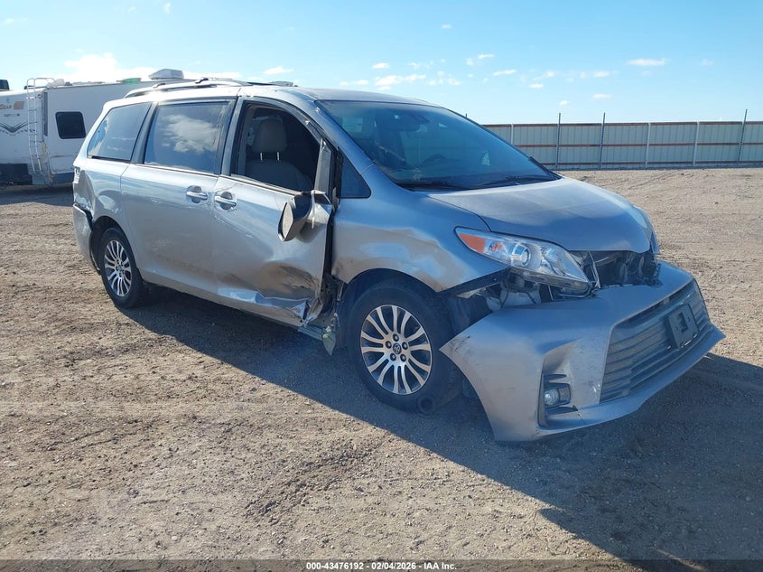 2018 Toyota Sienna Xle Premium 8 Passenger