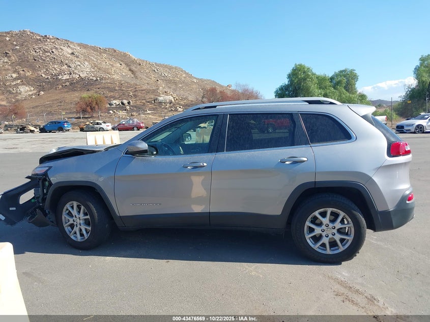 2016 Jeep Cherokee Latitude VIN: 1C4PJLCB0GW350701 Lot: 43476569