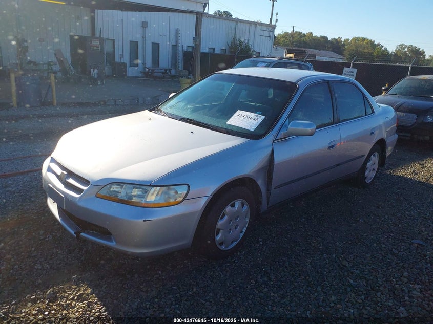 1HGCG5645WA117500 1998 HONDA ACCORD photo no. 2