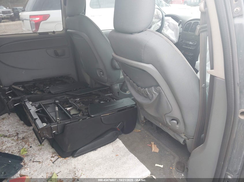 2005 Dodge Caravan Sxt VIN: 1D4GP45R05B312228 Lot: 43476807