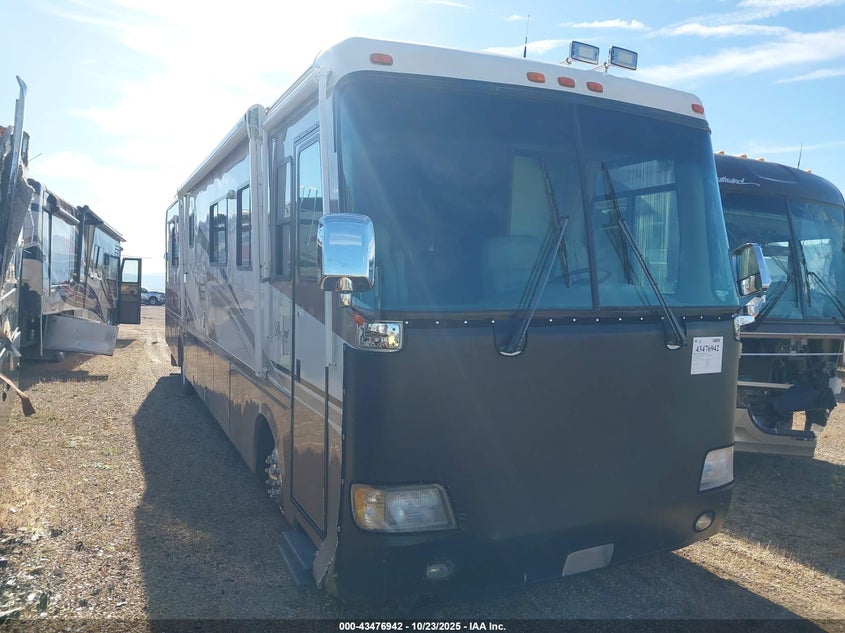 1RF42464432023179 2003 Roadmaster Rail Monocoque auction photo 1