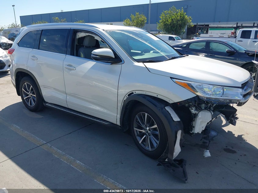 TOYOTA HIGHLANDER XLE