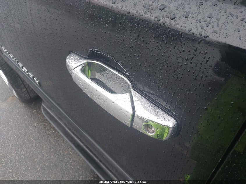 2007 Chevrolet Suburban 1500 Ltz VIN: 1GNFC16027R390417 Lot: 43477264