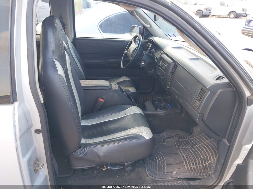 1B7GL22N21S217338 2001 DODGE DAKOTA photo no. 5