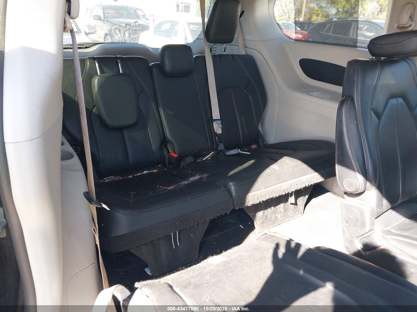 2020 Chrysler Pacifica Touring L VIN: 2C4RC1BG0LR285811 Lot: 43477590