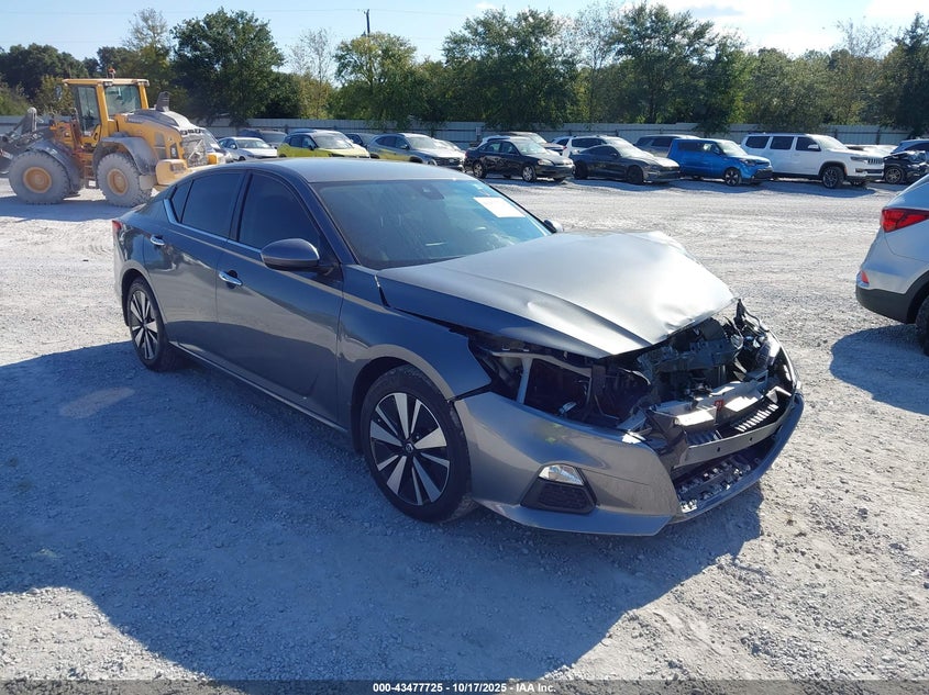 NISSAN ALTIMA SV FWD