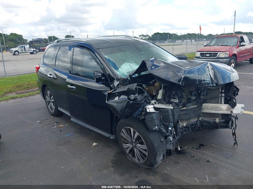 NISSAN PATHFINDER SV