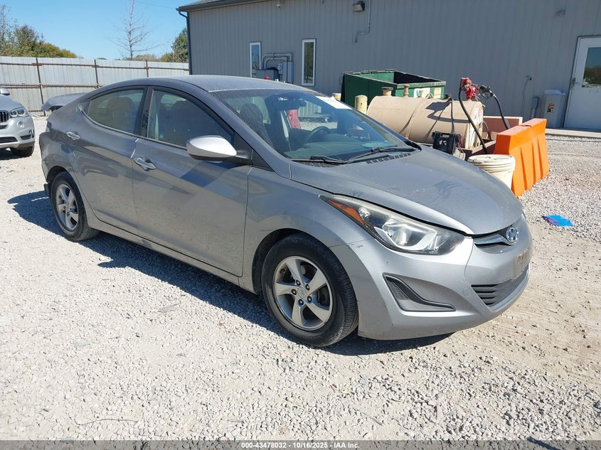 HYUNDAI ELANTRA SE