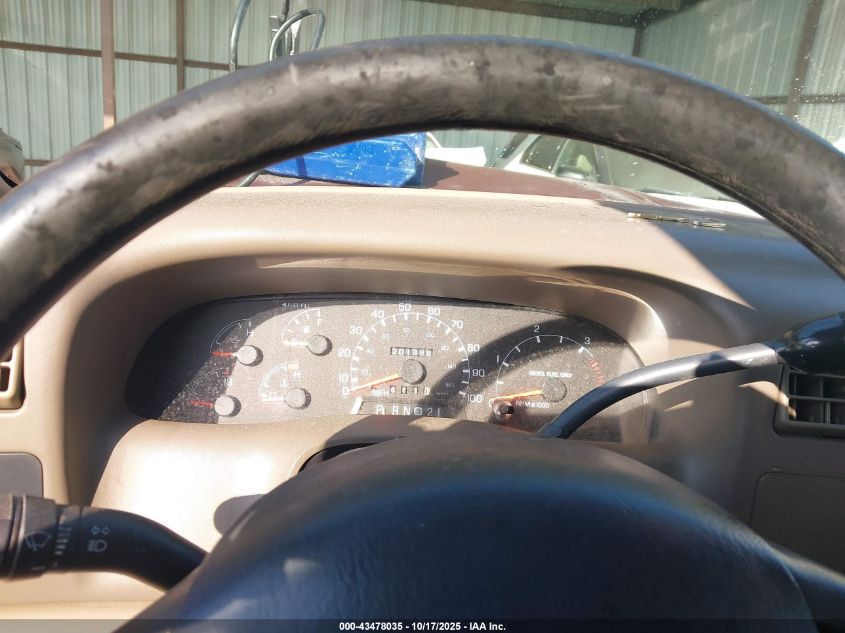 2000 Ford F-250 Lariat/Xl/Xlt VIN: 1FTNX20F8YEB01433 Lot: 43478035