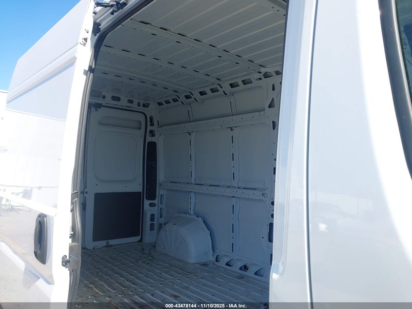 2023 Ram Promaster 2500 High Roof 159 Wb VIN: 3C6LRVDG3PE551913 Lot: 43478144