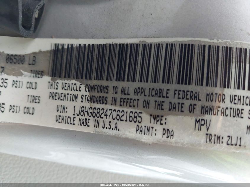 2007 Jeep Commander Overland VIN: 1J8HG68247C621685 Lot: 43478220