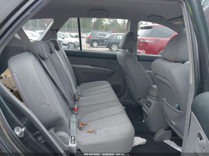 2007 Kia Rondo Lx V6 VIN: KNAFG526977112329 Lot: 43478253