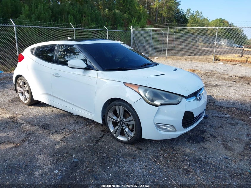 HYUNDAI VELOSTER BASE W/BLACK