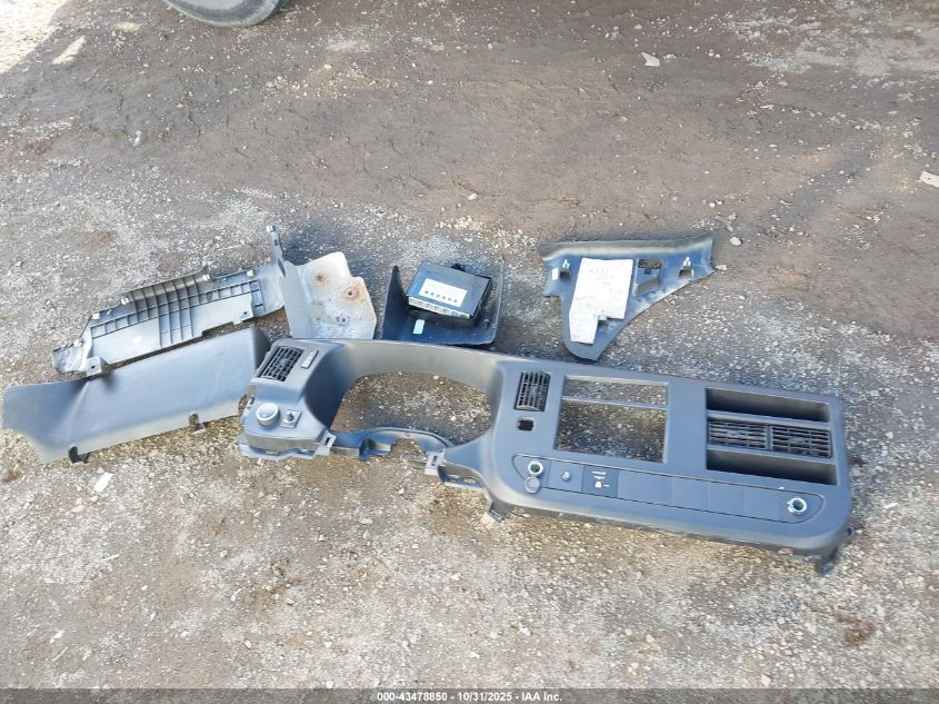 2014 Chevrolet Express Cutaway 3500 VIN: 1GB0G2CGXE1203211 Lot: 43478850