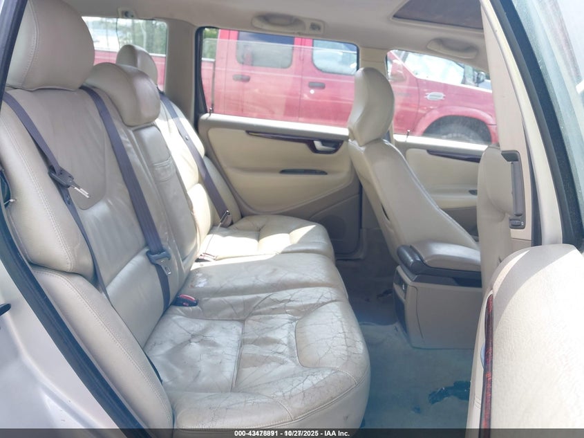 2002 Volvo V70 2.4T VIN: YV1SW58D922238877 Lot: 43478891