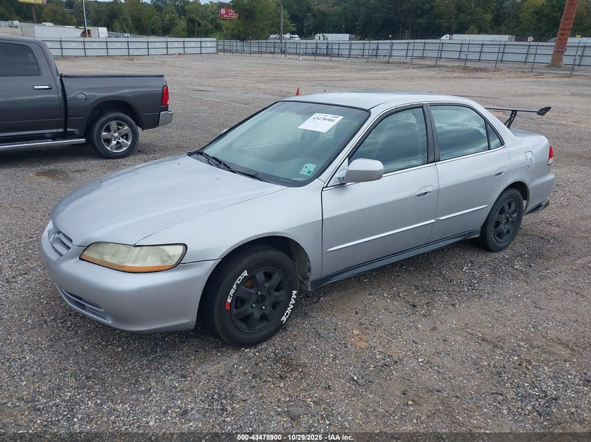 1HGCG56421A080494 2001 HONDA ACCORD photo no. 2