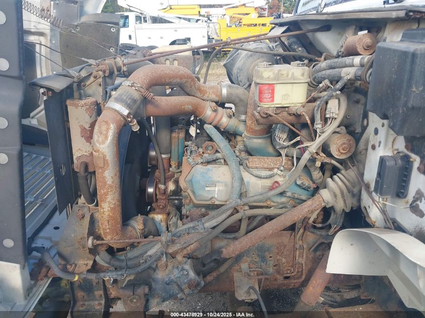 1998 International 4000 4700 VIN: 1HTSCABM3WH497581 Lot: 43478929