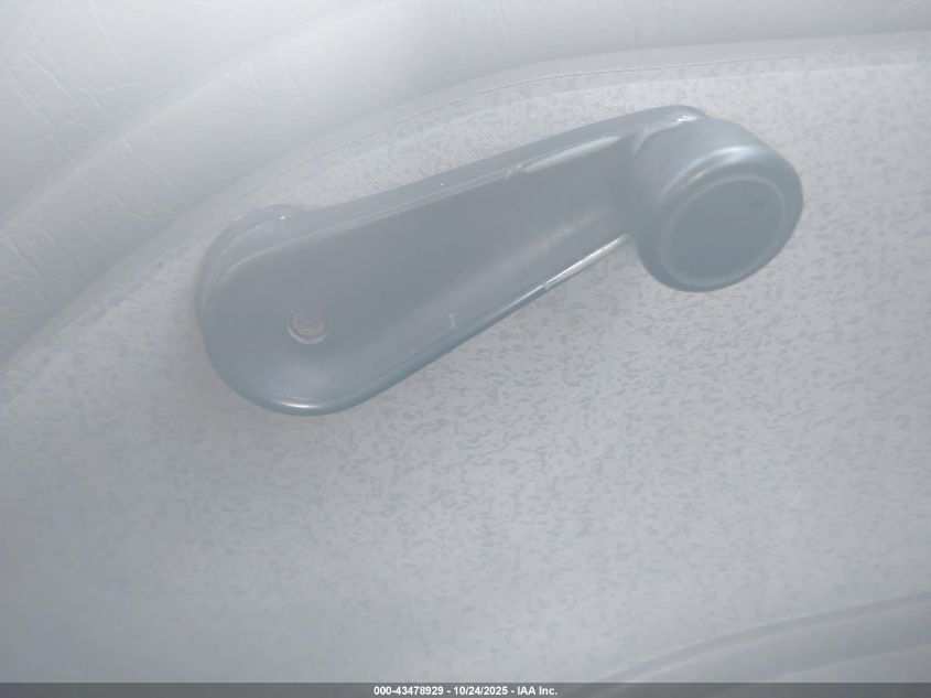 1998 International 4000 4700 VIN: 1HTSCABM3WH497581 Lot: 43478929