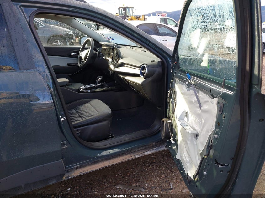 KL77LHEP8SC216378 2025 CHEVROLET TRAX photo no. 5
