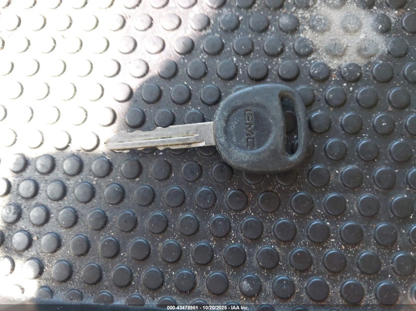 3GKEC16Z74G242119 2004 GMC YUKON photo no. 11