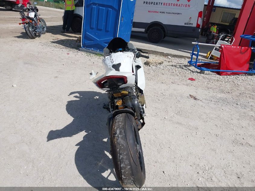 2022 Ducati Panigale V4S VIN: ZDMDAGWW6NB000300 Lot: 43479087