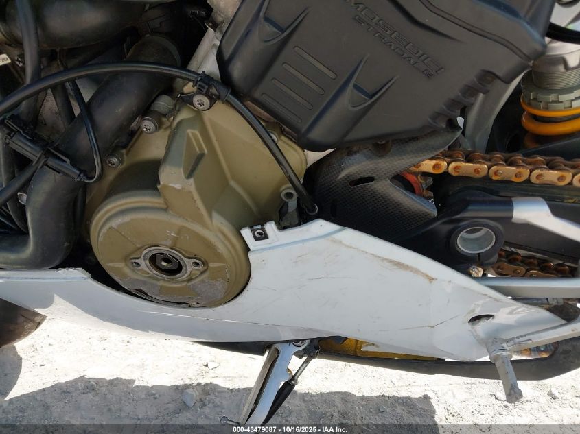 2022 Ducati Panigale V4S VIN: ZDMDAGWW6NB000300 Lot: 43479087