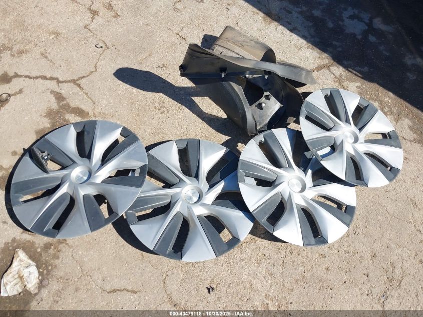 2023 Tesla Model Y Awd/Long Range Dual Motor All-Wheel Drive VIN: 7SAYGDEE2PF806415 Lot: 43479118