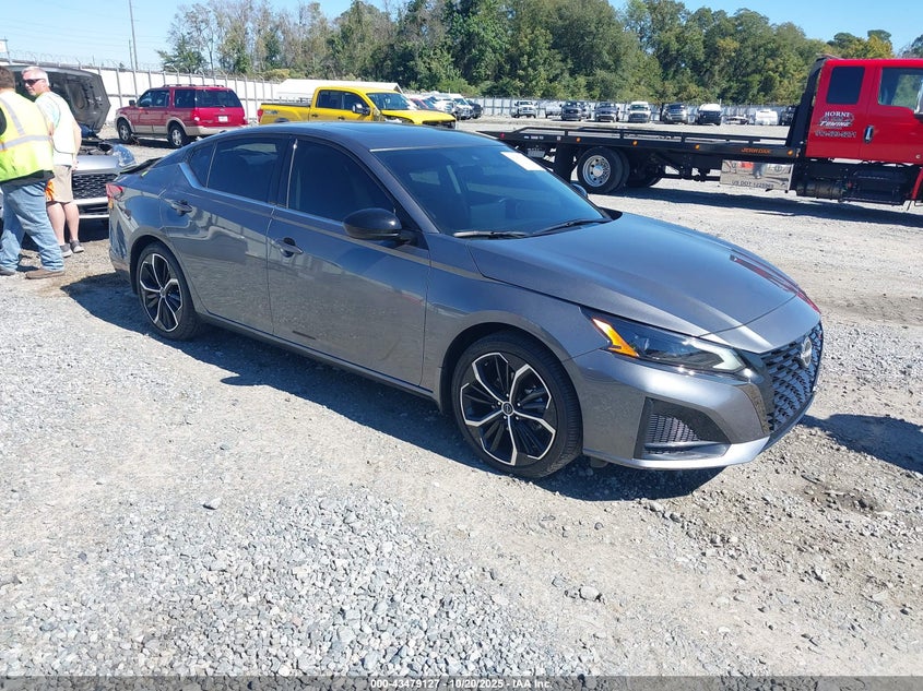 NISSAN ALTIMA SR FWD