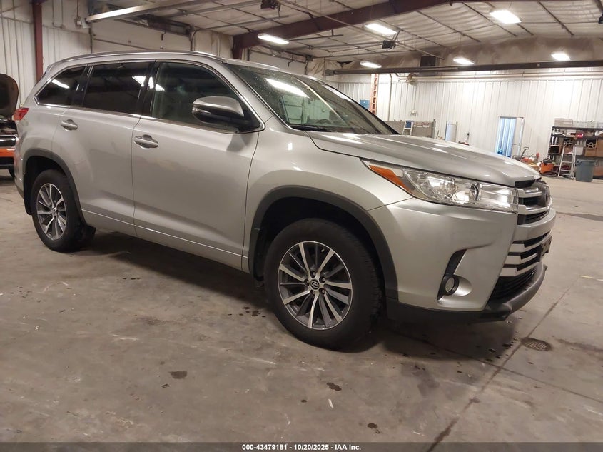 TOYOTA HIGHLANDER XLE