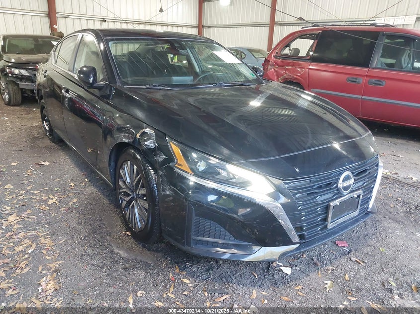 NISSAN ALTIMA SV FWD