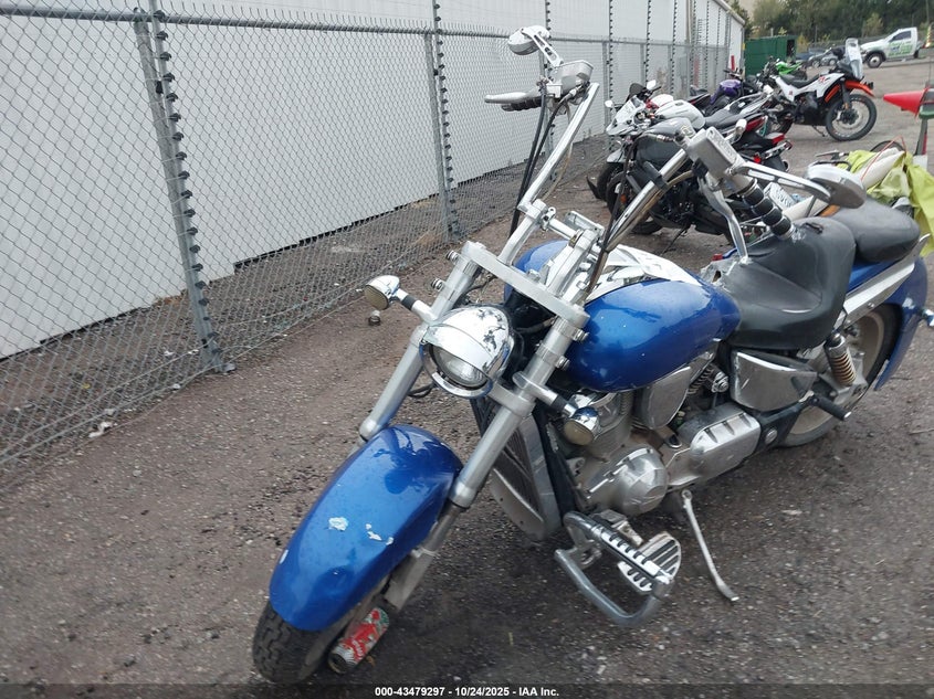1HFSC46B37A500177 2007 HONDA VTX photo no. 2
