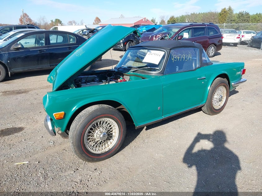 CC84582U0 1972 TRIUMPH TR6 photo no. 2