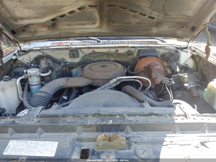 1987 Chevrolet Suburban V200 VIN: 1GNGV26K5HF164865 Lot: 43479351