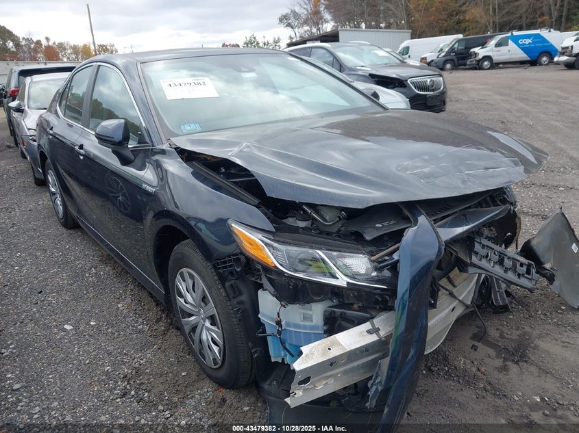 TOYOTA CAMRY HYBRID LE