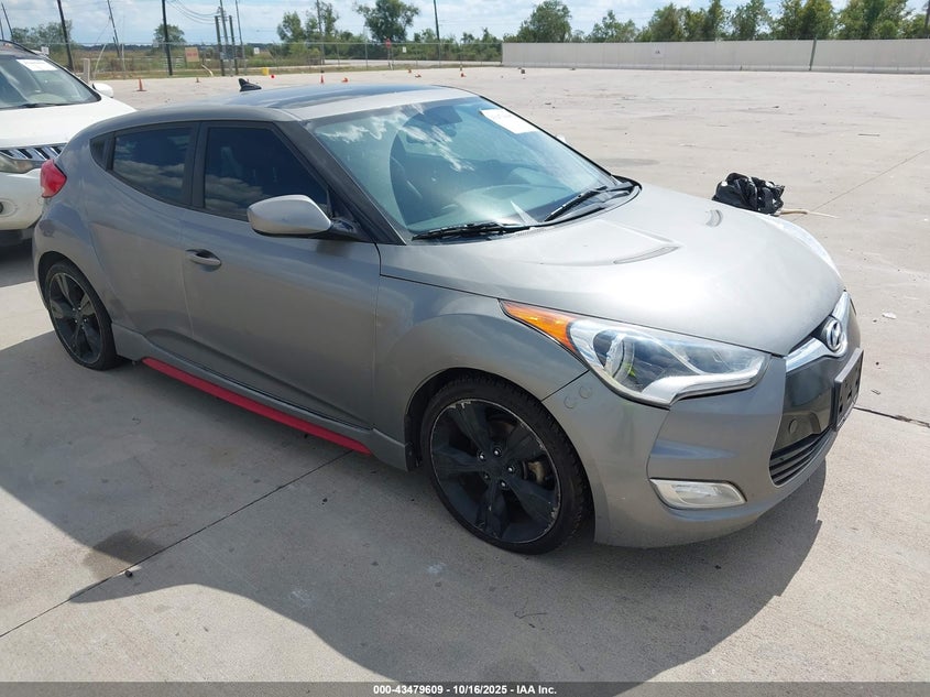 HYUNDAI VELOSTER BASE W/BLACK