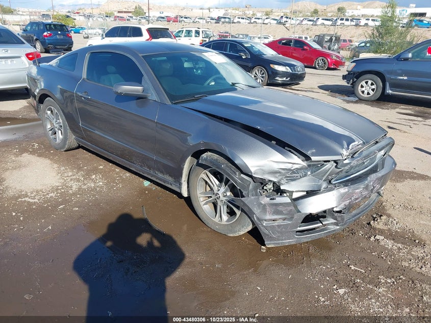 FORD MUSTANG V6 PREMIUM